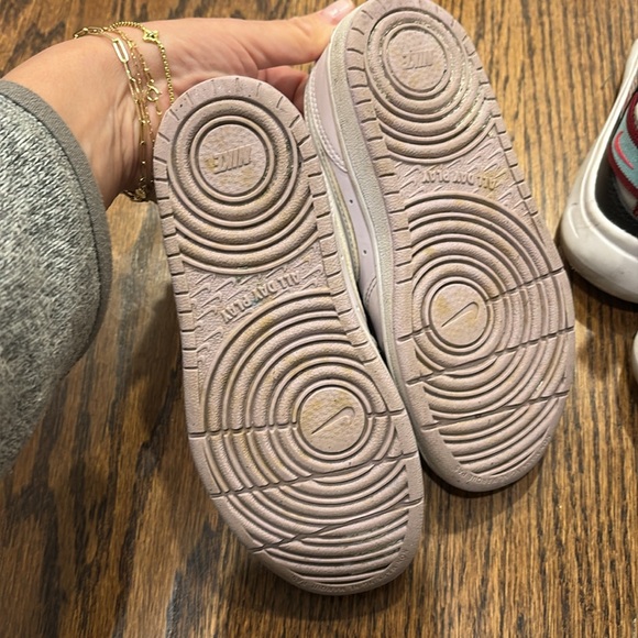 Nike toddler lavender sneakers - Picture 6 of 8